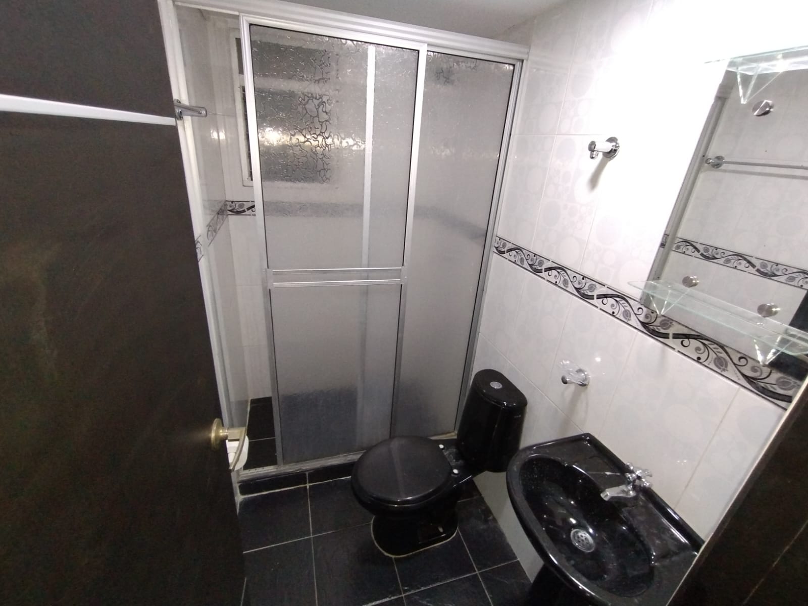 ARRIENDO APARTAMENTO DE TRES HABITACIONES
